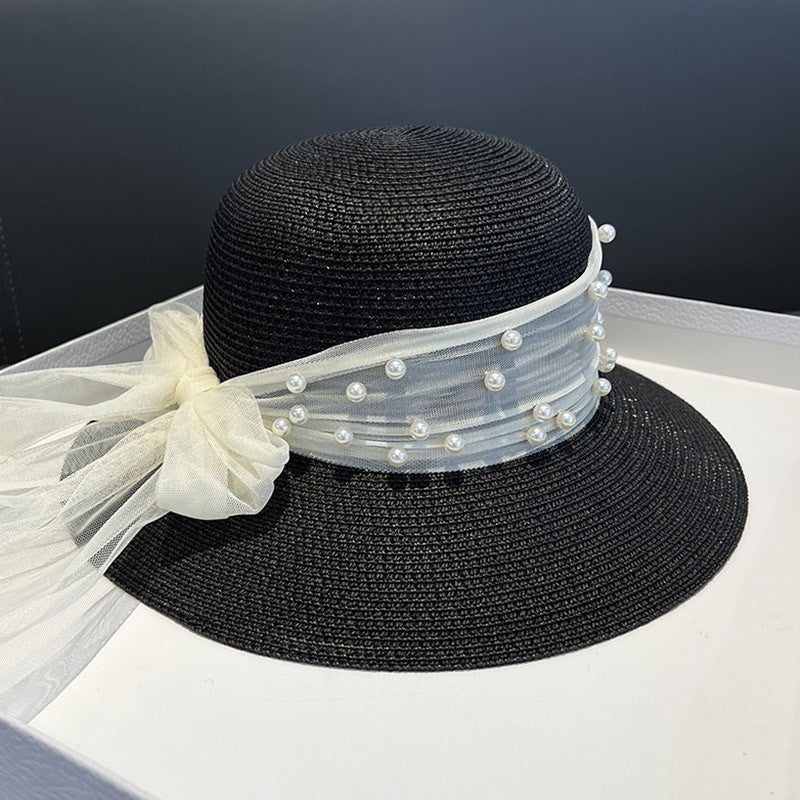 Chapeau Tressé en Paille avec Perles et Voile