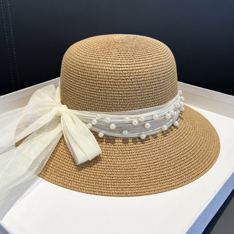 Chapeau Tressé en Paille avec Perles et Voile